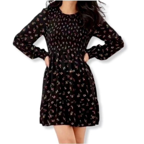 American Eagle Outfitters Dresses & Skirts - American Eagle Women’s Smocked Black Floral Long Sleeve Mini Dress, Size XS
